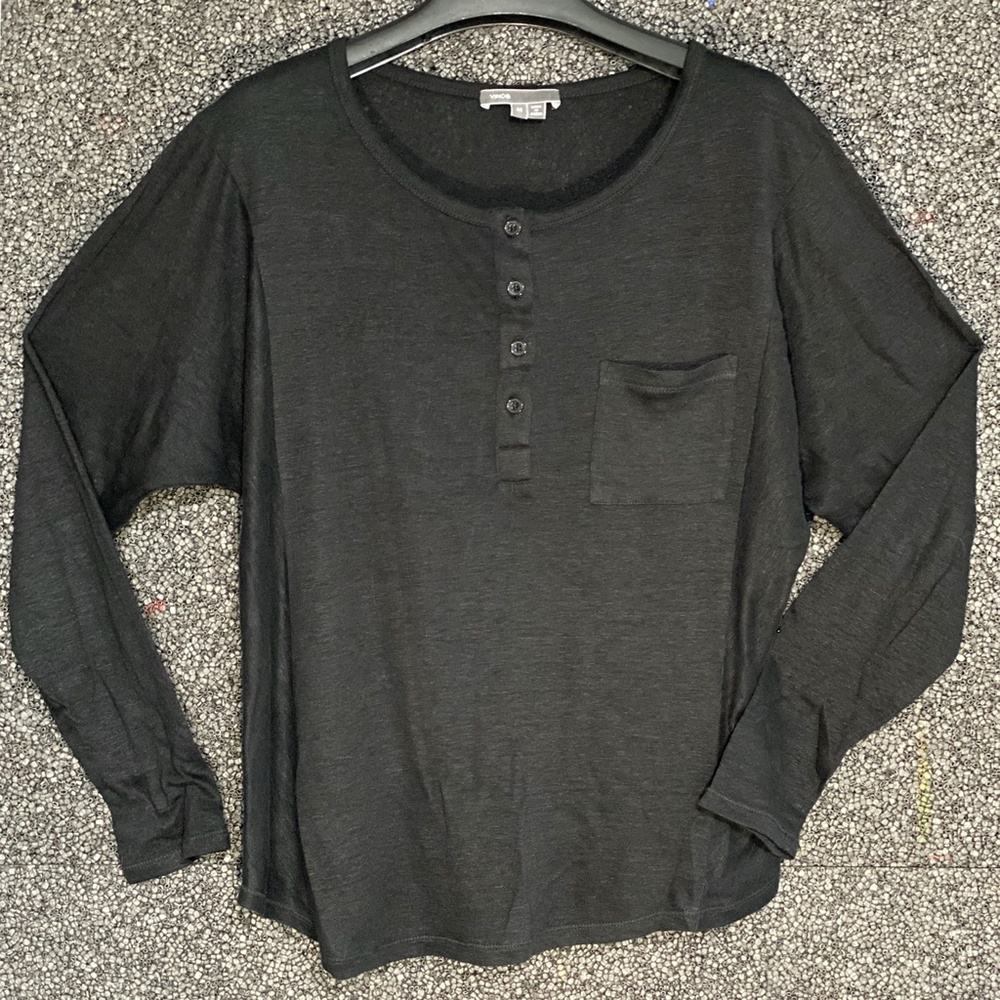 Vince black button neck t-shirt in linen M